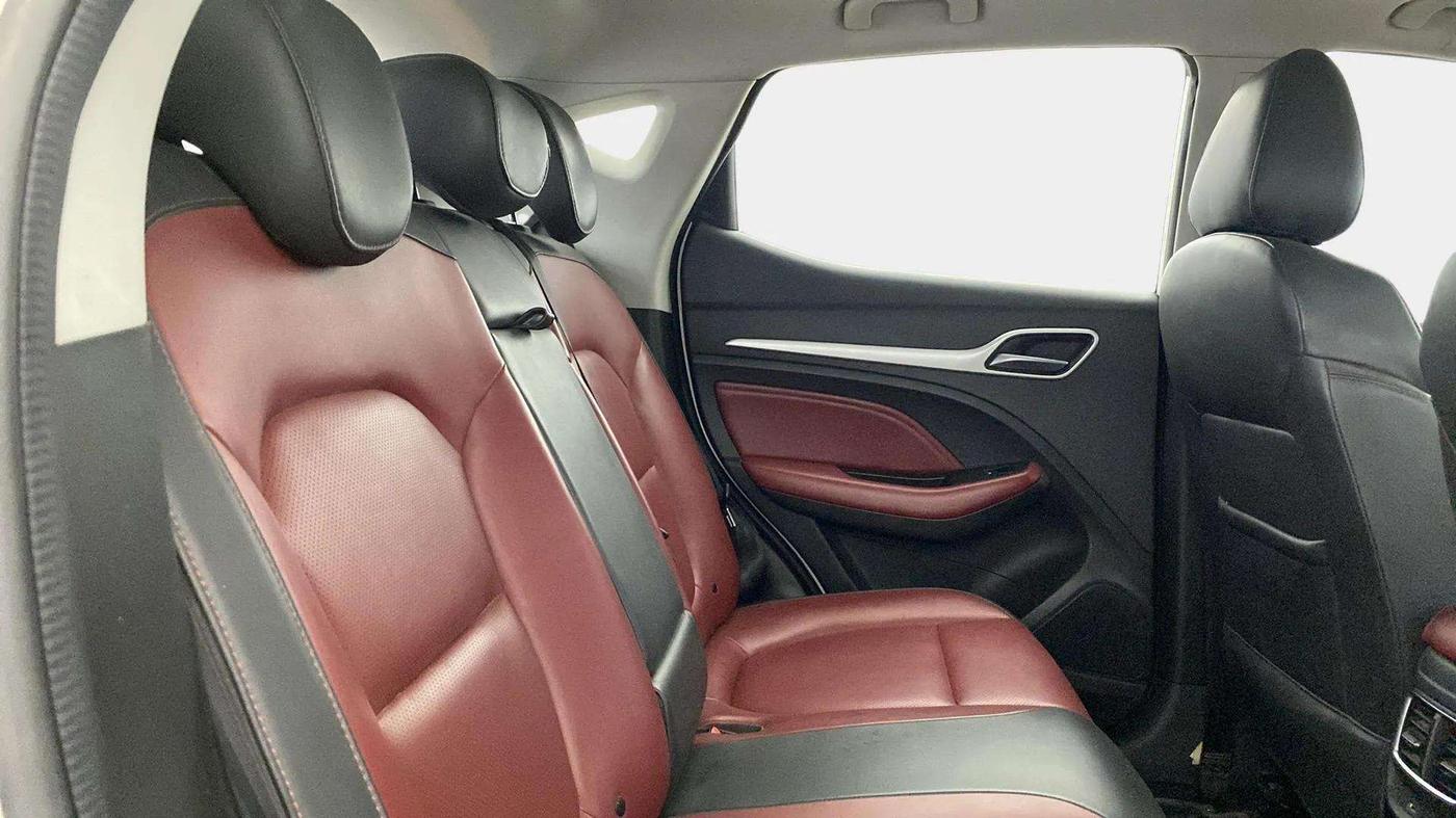 2022 MG ASTOR SHARP 1.5 MT, Petrol, Manual, 27,859 km, Right Side Rear Door Cabin