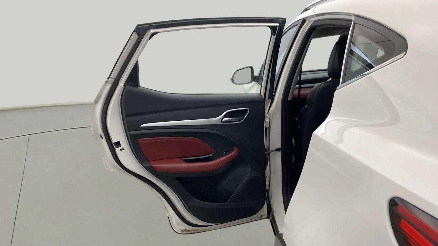 2022 MG ASTOR SHARP 1.5 MT, Petrol, Manual, 27,859 km, LHS Rear Door