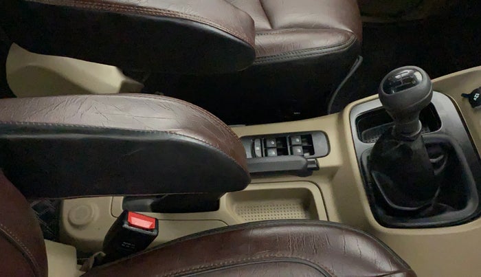 2023 Mahindra BOLERO NEO N 4, Diesel, Manual, 13,577 km, Gear Lever