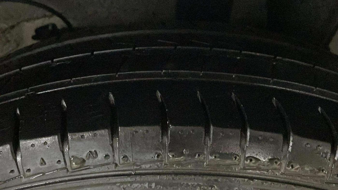 2019 Hyundai NEW SANTRO MAGNA CNG, CNG, Manual, 32,831 km, Left Rear Tyre Tread