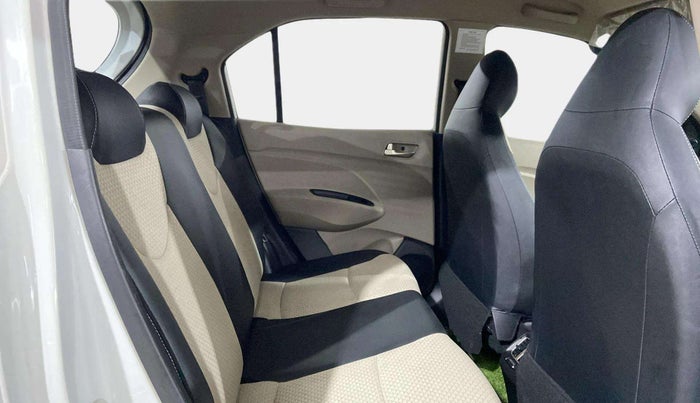 2019 Hyundai NEW SANTRO MAGNA CNG, CNG, Manual, 32,831 km, Right Side Rear Door Cabin