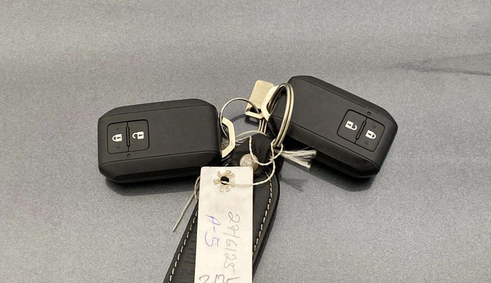 2023 Maruti Grand Vitara ZETA SMART HYBRID, Petrol, Manual, 16,226 km, Key Close Up