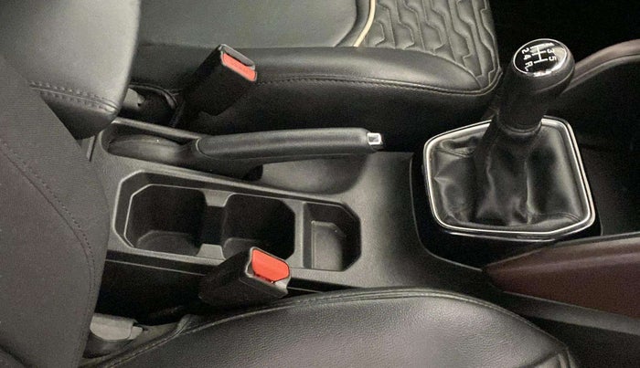 2023 Maruti Grand Vitara ZETA SMART HYBRID, Petrol, Manual, 16,226 km, Gear Lever