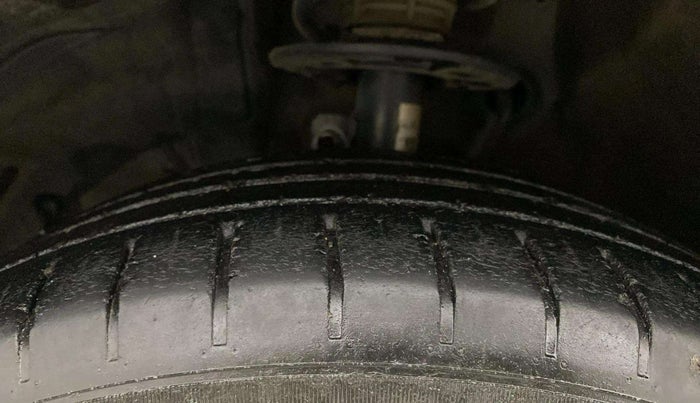 2023 Maruti Baleno  ZETA CNG 1.2L, CNG, Manual, 59,255 km, Left Front Tyre Tread