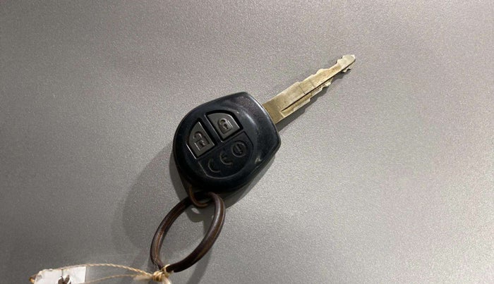2017 Maruti Dzire VXI, Petrol, Manual, 31,379 km, Key Close Up