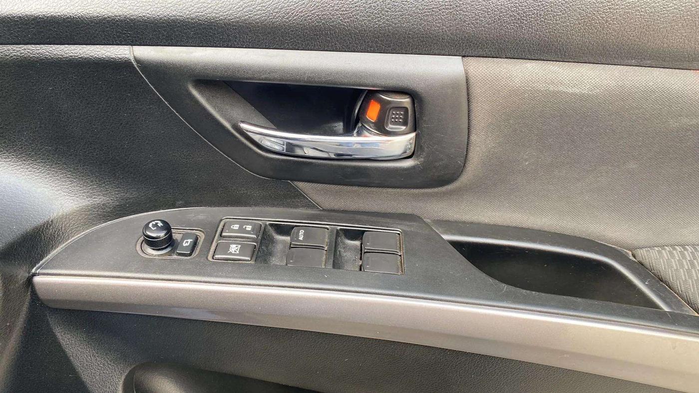 2020 Maruti S Cross DELTA 1.5, Petrol, Manual, 22,914 km, Driver Side Door Panels Control