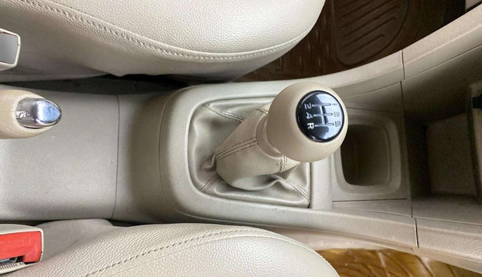 2014 Maruti Swift Dzire VDI, Diesel, Manual, 1,17,286 km, Gear Lever