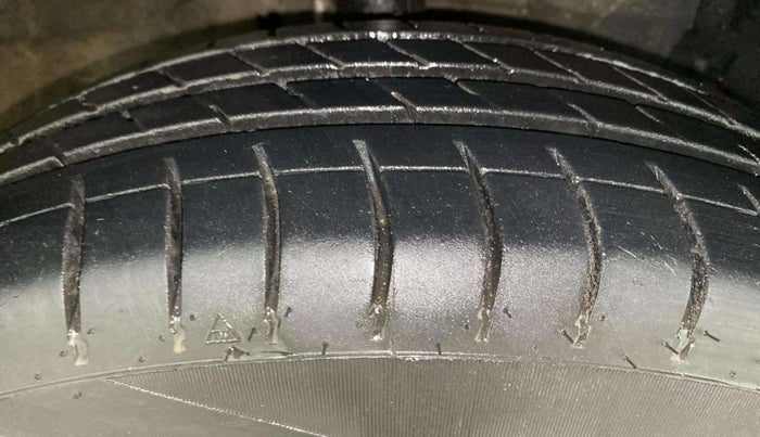 2014 Maruti Swift Dzire VDI, Diesel, Manual, 1,17,286 km, Right Front Tyre Tread