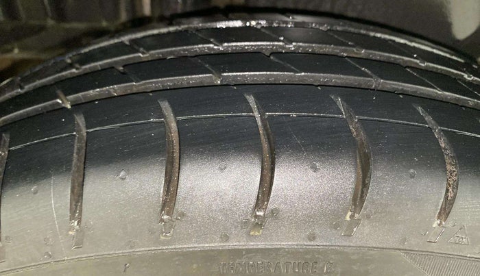 2014 Maruti Swift Dzire VDI, Diesel, Manual, 1,17,286 km, Right Rear Tyre Tread