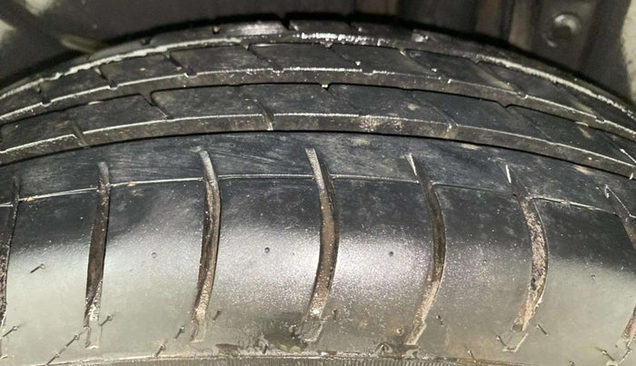 2014 Maruti Swift Dzire VDI, Diesel, Manual, 1,17,286 km, Left Rear Tyre Tread