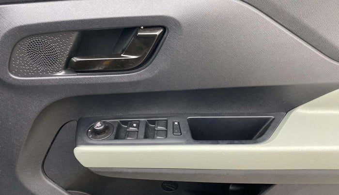 2025 Tata PUNCH ADVENTURE MT, Petrol, Manual, 1,054 km, Driver Side Door Panels Control