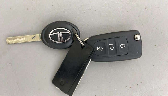 2025 Tata PUNCH ADVENTURE MT, Petrol, Manual, 1,054 km, Key Close Up