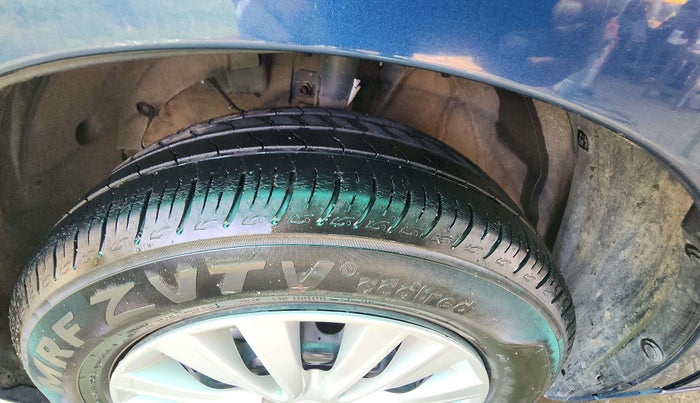 2017 Maruti Baleno DELTA CVT PETROL 1.2, Petrol, Automatic, 52,495 km, Left Front Tyre Tread