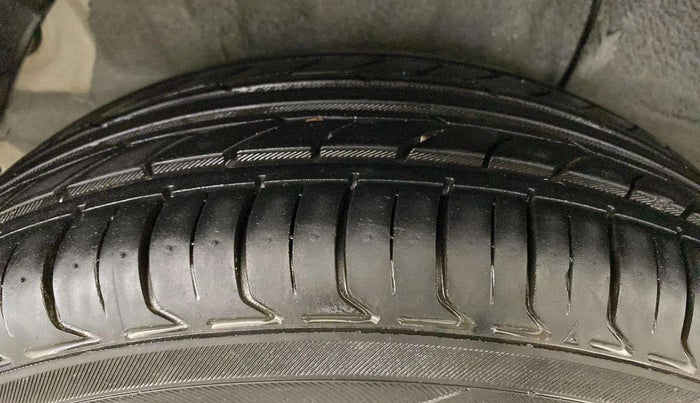 2013 Hyundai i20 SPORTZ 1.2, Petrol, Manual, 33,181 km, Right Rear Tyre Tread