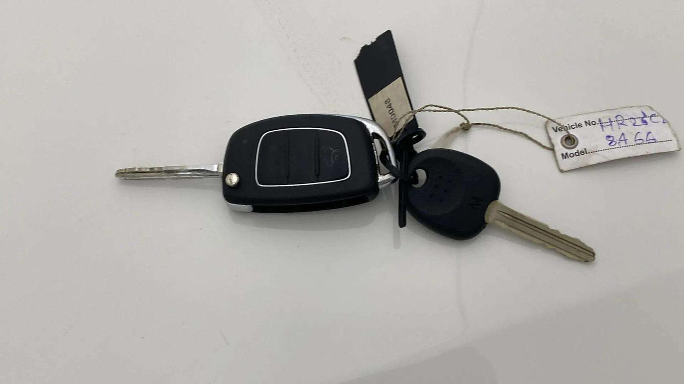 2013 Hyundai i20 SPORTZ 1.2, Petrol, Manual, 33,181 km, Key Close Up