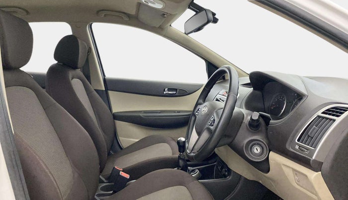 2013 Hyundai i20 SPORTZ 1.2, Petrol, Manual, 33,181 km, Right Side Front Door Cabin