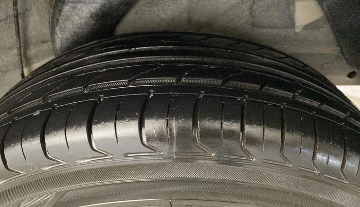 2013 Hyundai i20 SPORTZ 1.2, Petrol, Manual, 33,181 km, Left Rear Tyre Tread