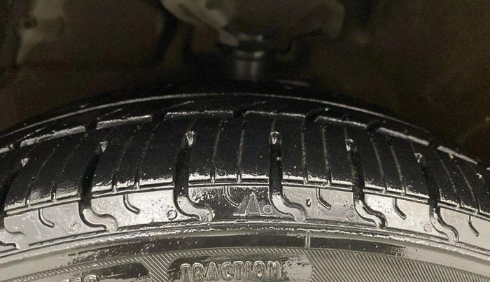 2017 Maruti Celerio VXI CNG, CNG, Manual, 71,646 km, Left Front Tyre Tread