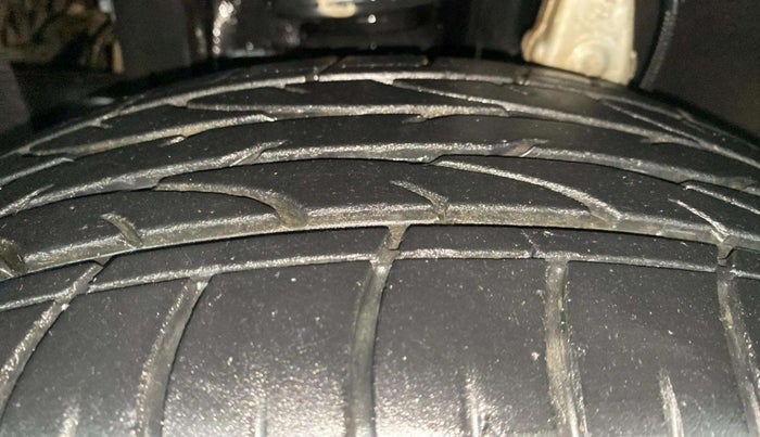 2019 Mahindra MARAZZO M8 7 STR, Diesel, Manual, 44,905 km, Left Front Tyre Tread