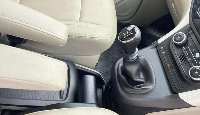 2019 Mahindra MARAZZO M8 7 STR, Diesel, Manual, 44,905 km, Gear Lever