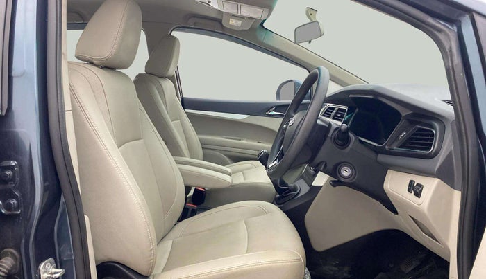 2019 Mahindra MARAZZO M8 7 STR, Diesel, Manual, 44,905 km, Right Side Front Door Cabin