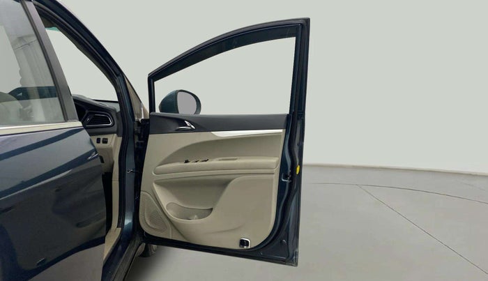 2019 Mahindra MARAZZO M8 7 STR, Diesel, Manual, 44,905 km, RHS Front Door