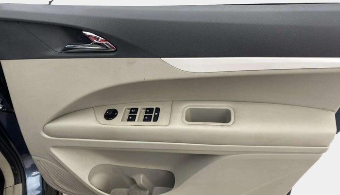 2019 Mahindra MARAZZO M8 7 STR, Diesel, Manual, 44,905 km, Driver Side Door Panels Control