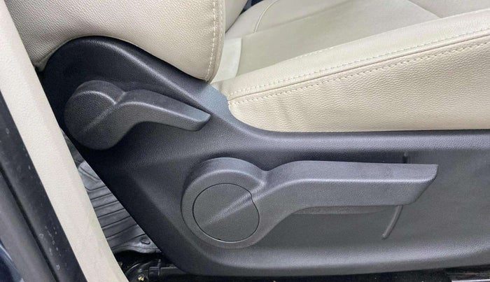 2019 Mahindra MARAZZO M8 7 STR, Diesel, Manual, 44,905 km, Driver Side Adjustment Panel