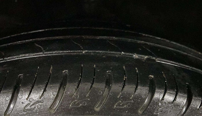 2018 Hyundai Creta E PLUS 1.6 PETROL, Petrol, Manual, 88,186 km, Left Front Tyre Tread