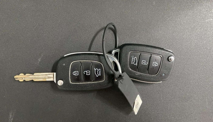 2018 Hyundai Creta E PLUS 1.6 PETROL, Petrol, Manual, 88,186 km, Key Close Up
