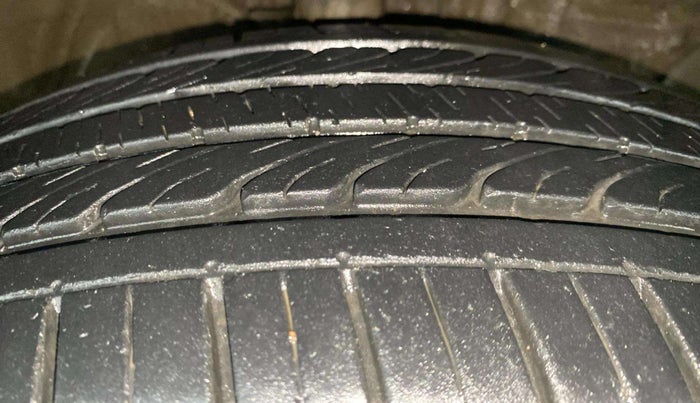 2018 Hyundai Creta E PLUS 1.6 PETROL, Petrol, Manual, 88,298 km, Right Front Tyre Tread