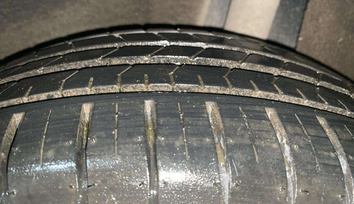 2021 Maruti Baleno ZETA PETROL 1.2, Petrol, Manual, 20,705 km, Left Rear Tyre Tread