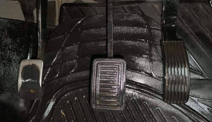 2018 Mahindra Thar CRDE 4X4 AC, Diesel, Manual, 68,043 km, Pedals