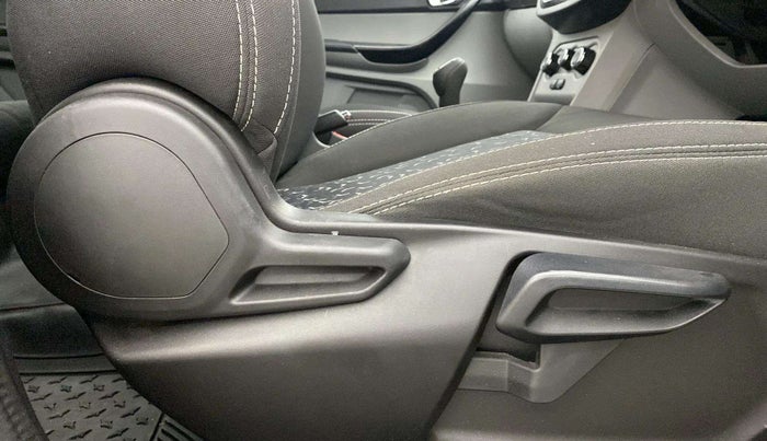 2020 Tata Tiago XZ PETROL, Petrol, Manual, 29,311 km, Driver Side Adjustment Panel