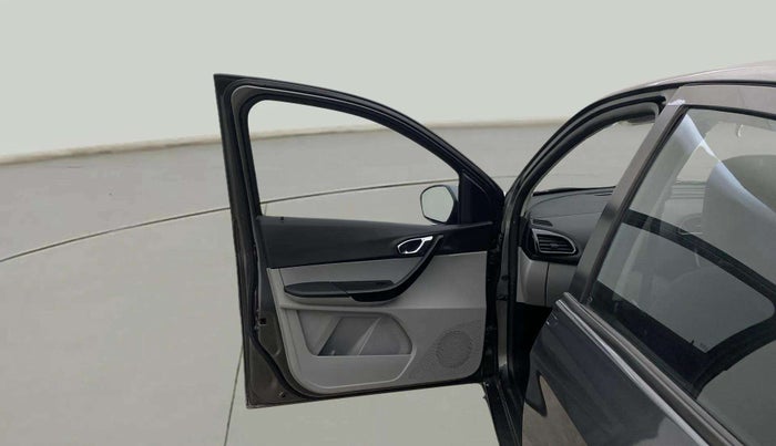 2020 Tata Tiago XZ PETROL, Petrol, Manual, 29,311 km, LHS Front Door