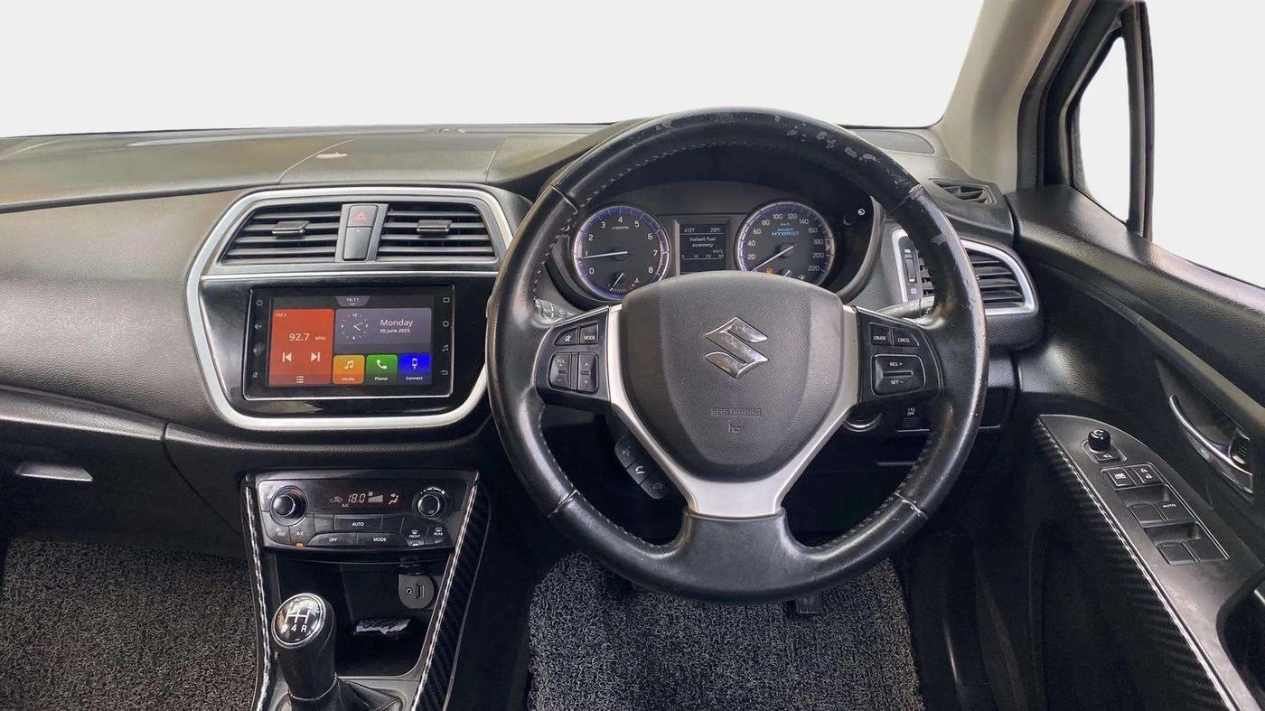 2022 Maruti S Cross ALPHA 1.5, Petrol, Manual, 38,674 km, Steering Wheel Close Up