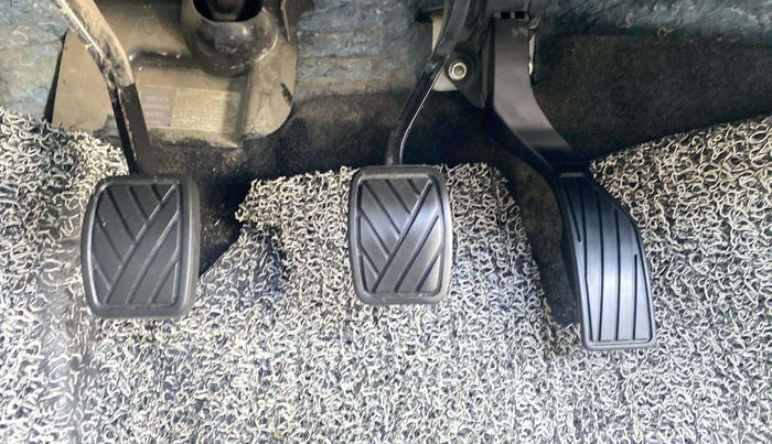 2022 Maruti S Cross ALPHA 1.5, Petrol, Manual, 38,600 km, Pedals