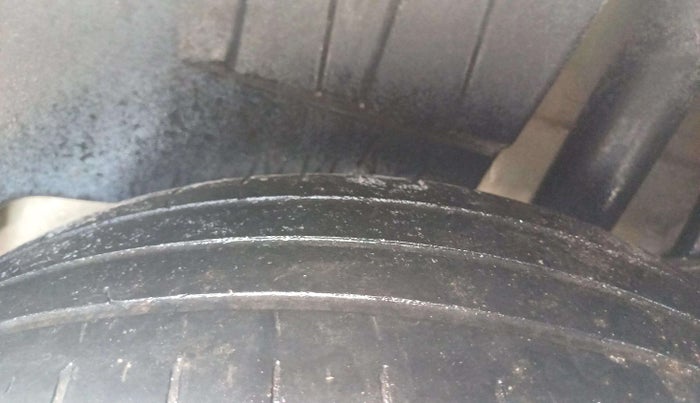 2018 Maruti Dzire ZDI, Diesel, Manual, 86,234 km, Left Rear Tyre Tread