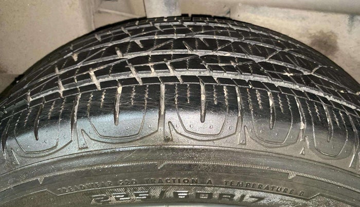 2018 Jeep Compass LIMITED 1.4 PETROL AT, Petrol, Automatic, 17,924 km, Right Rear Tyre Tread