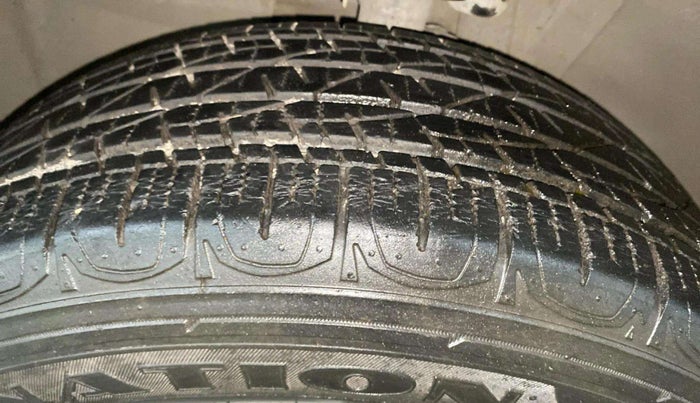 2018 Jeep Compass LIMITED 1.4 PETROL AT, Petrol, Automatic, 17,924 km, Left Front Tyre Tread
