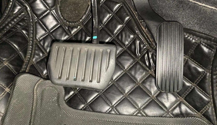 2020 Tata Harrier XZA PLUS 2.0L, Diesel, Automatic, 45,068 km, Pedals