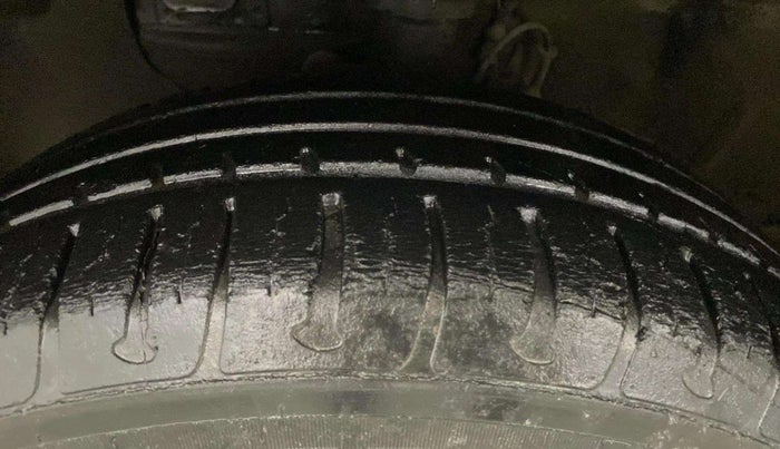 2018 Hyundai Elite i20 MAGNA EXECUTIVE 1.2, Petrol, Manual, 17,260 km, Left Front Tyre Tread