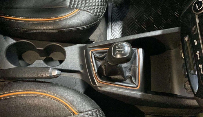 2018 Hyundai Elite i20 ASTA 1.2 DUAL TONE, Petrol, Manual, 47,240 km, Gear Lever