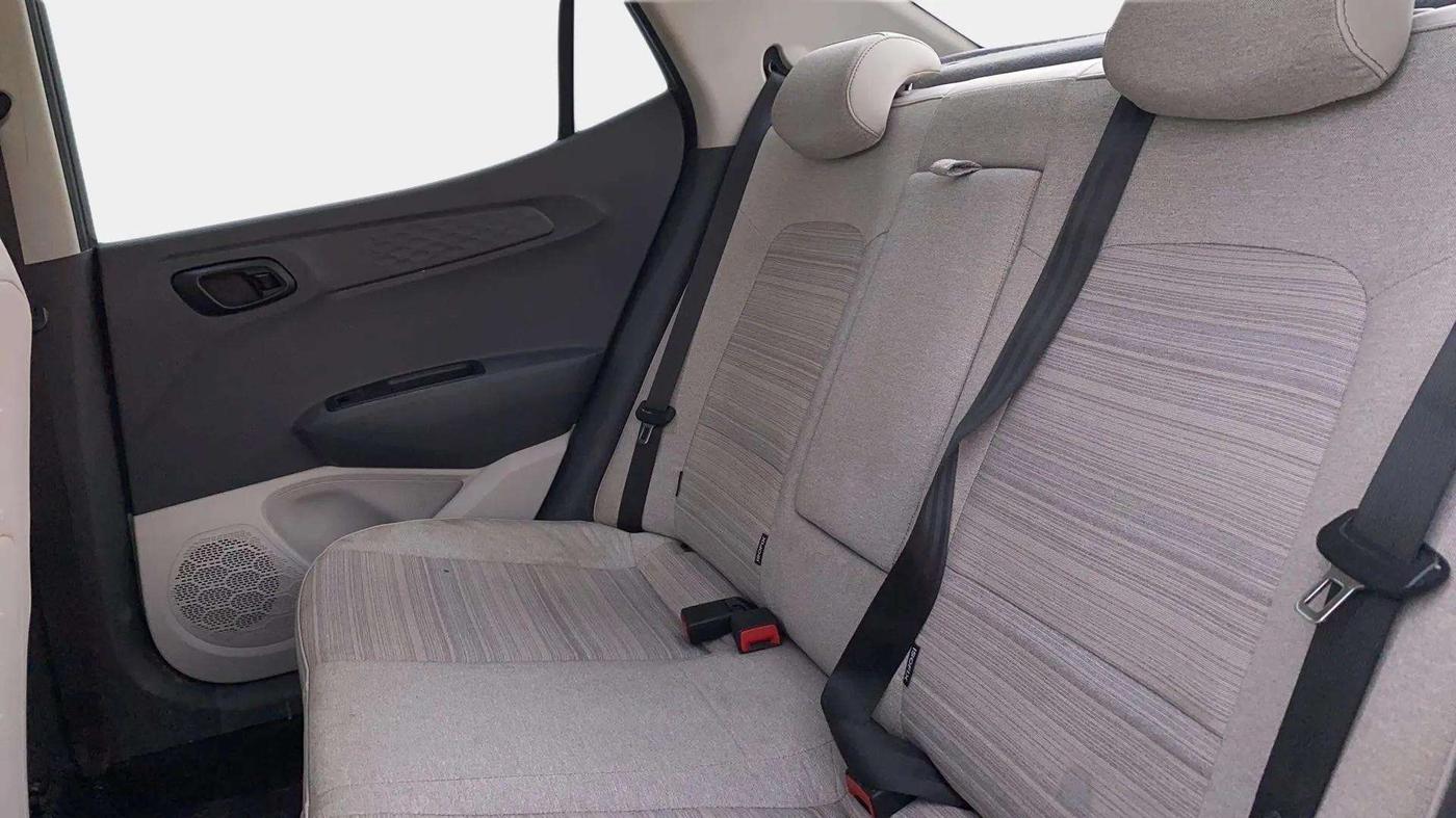 2020 Hyundai AURA S 1.2, Petrol, Manual, 30,047 km, Right Side Rear Door Cabin