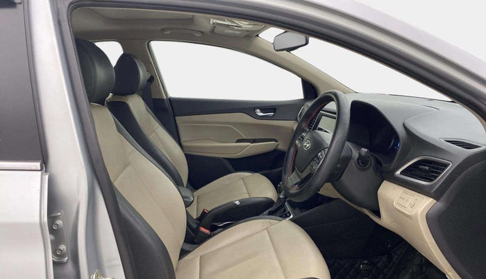 2019 Hyundai Verna 1.6 VTVT SX (O) AT, Petrol, Automatic, 1,00,603 km, Right Side Front Door Cabin