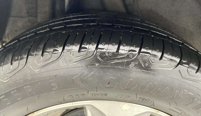 2019 Hyundai Verna 1.6 VTVT SX (O) AT, Petrol, Automatic, 1,00,603 km, Right Rear Tyre Tread