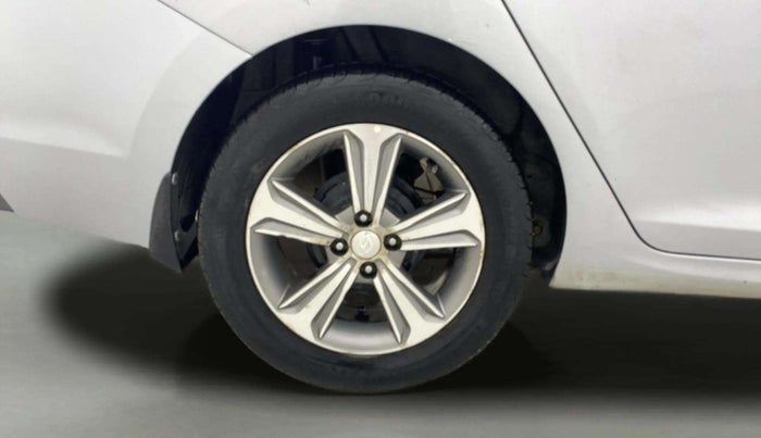 2019 Hyundai Verna 1.6 VTVT SX (O) AT, Petrol, Automatic, 1,00,603 km, Right Rear Wheel