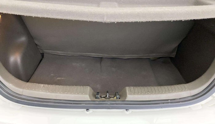 2013 Hyundai i10 SPORTZ 1.2, Petrol, Manual, 27,083 km, Boot Inside
