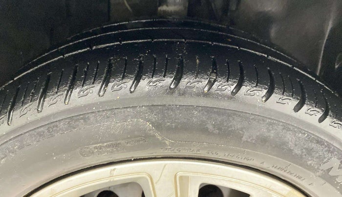 2021 Tata ALTROZ XM PLUS PETROL, Petrol, Manual, 46,077 km, Right Front Tyre Tread