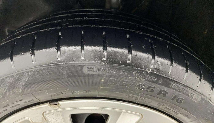 2021 Tata ALTROZ XM PLUS PETROL, Petrol, Manual, 46,077 km, Left Front Tyre Tread